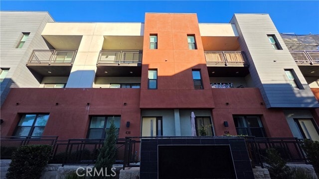 Building Photo - 436 Village