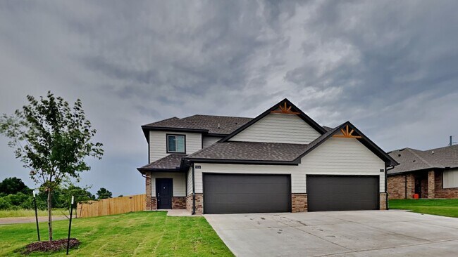 Photo - Luxury 2 Story- 3 Bedroom 2 Bathroom Duple... House