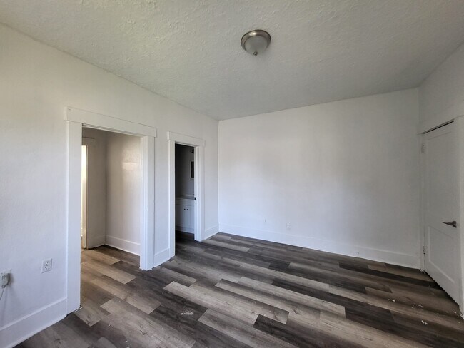 Foto del edificio - 234 E 18th St