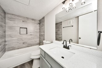 Building Photo - 781 Country Pl Dr