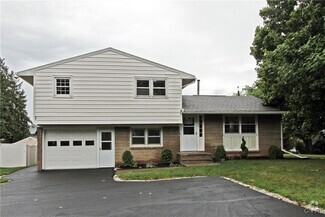 Building Photo - 400 Conklin St