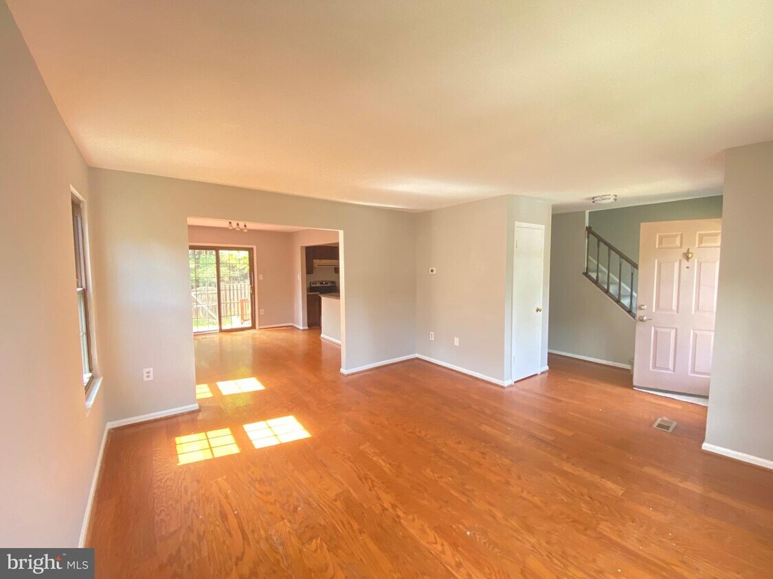 6012 Scarborough Commons Ln, Burke, VA 22015 Townhome Rentals in