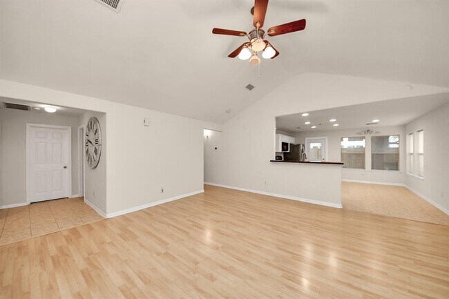 Building Photo - 3211 Crestbridge Ln