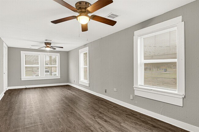 Foto del edificio - 6218 Woodrow St