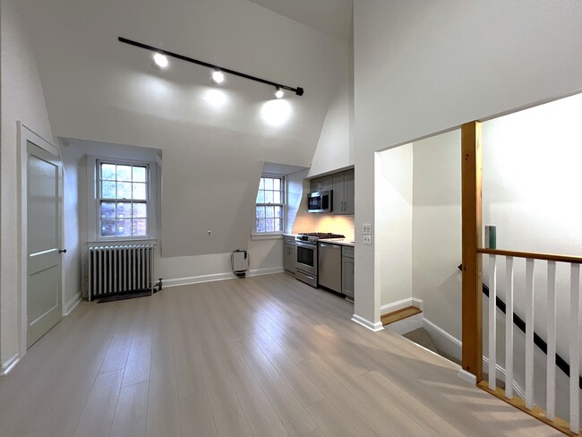 Foto del edificio - 374 Burns St