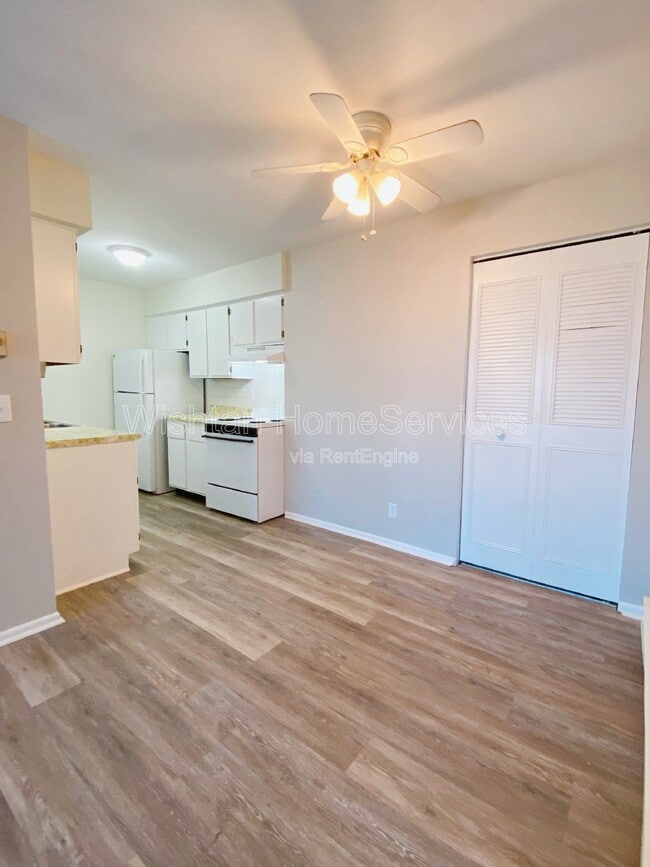 Building Photo - 203 Charleston Blvd