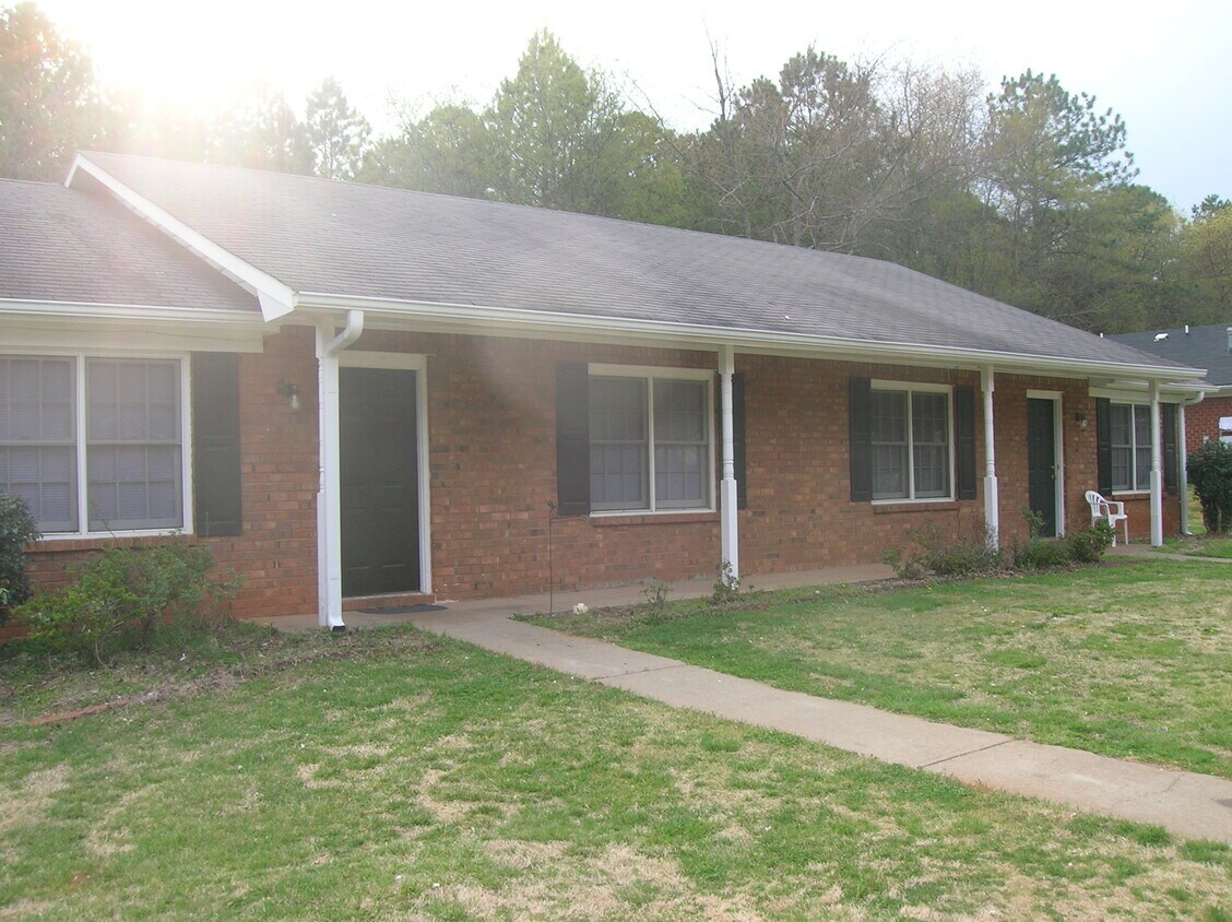 410 Freeport Dr, Lawrenceville, GA 30046 Apartments in Lawrenceville