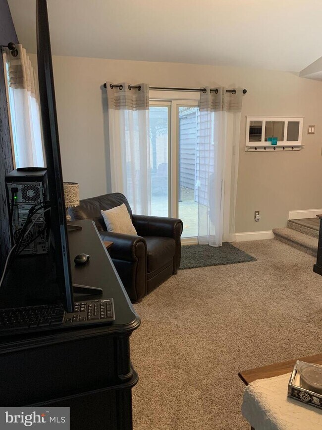Foto del edificio - 447 Dorchester Ln