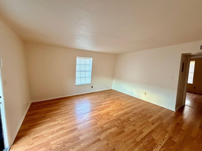 Foto del edificio - 3828 Country Club Rd