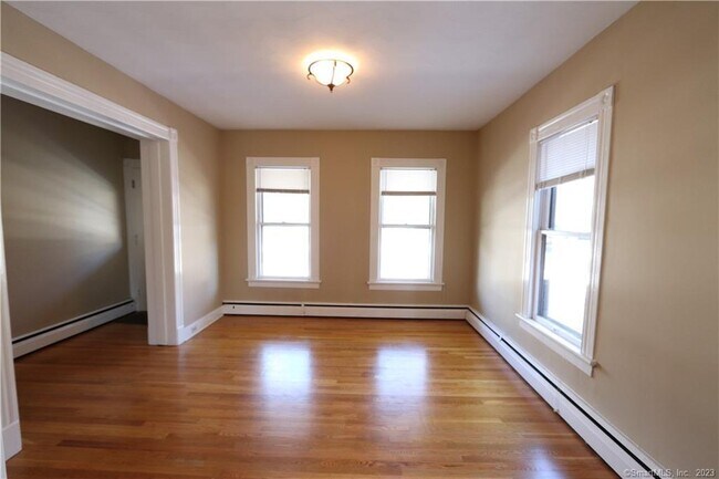 Building Photo - 72 N Whittlesey Ave