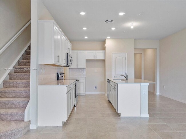 Building Photo - 2108 Appleton Cir N