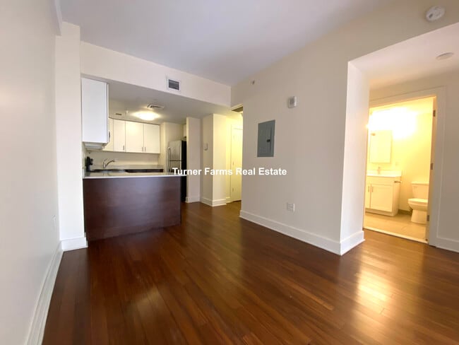 Building Photo - 10 Winter St