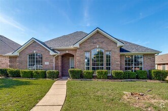 Building Photo - 1721 Chapman Dr