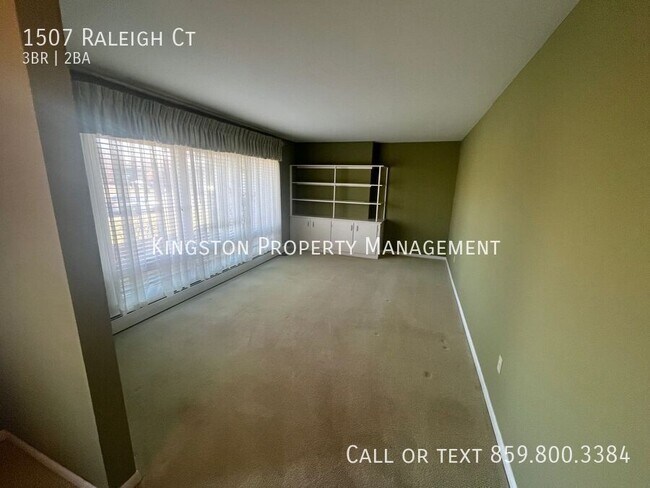 Building Photo - Charming 3 bedroom!  1/2 OFF SECURITY DEPO...