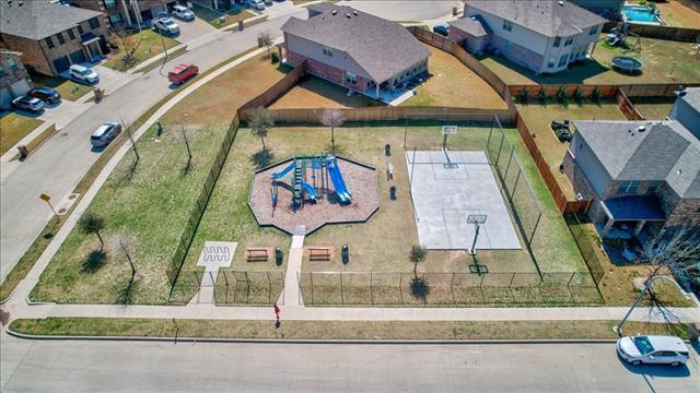 Foto del edificio - 6233 Skysail Rd
