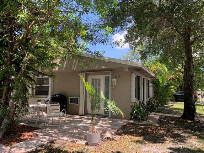 Foto del edificio - 801 SW 10th St