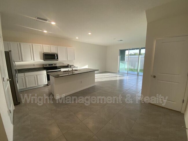 Building Photo - 2906 Suncoast Plains Dr