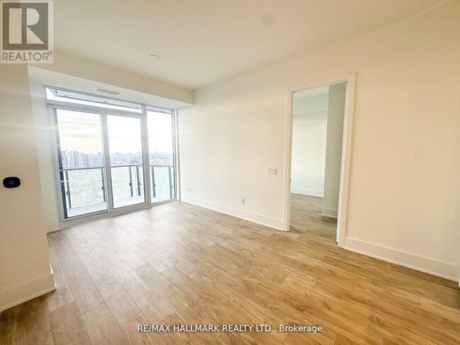 Photo du bâtiment - 470-3470 Front St W