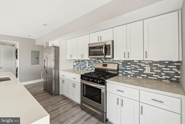 Building Photo - 1900 N 4th St