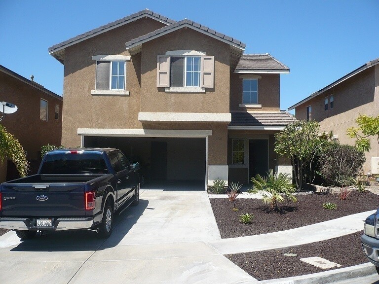 Primary Photo - Nice 3 bedroom home plus a loft!