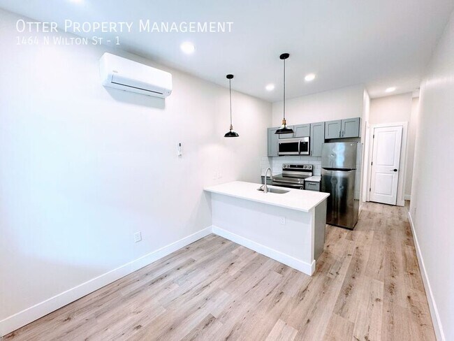 Foto del edificio - 1464 N Wilton St