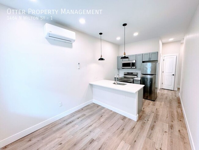 Building Photo - 1464 N Wilton St