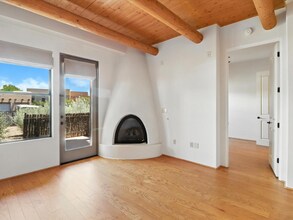 Building Photo - 1405 Vegas Verdes Dr