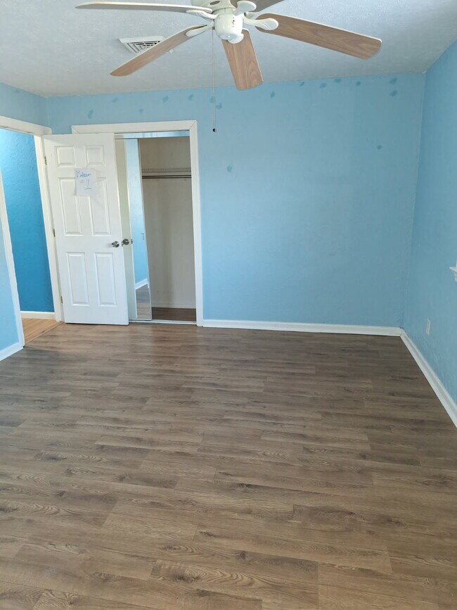 Building Photo - 6223 Black Horse Pike