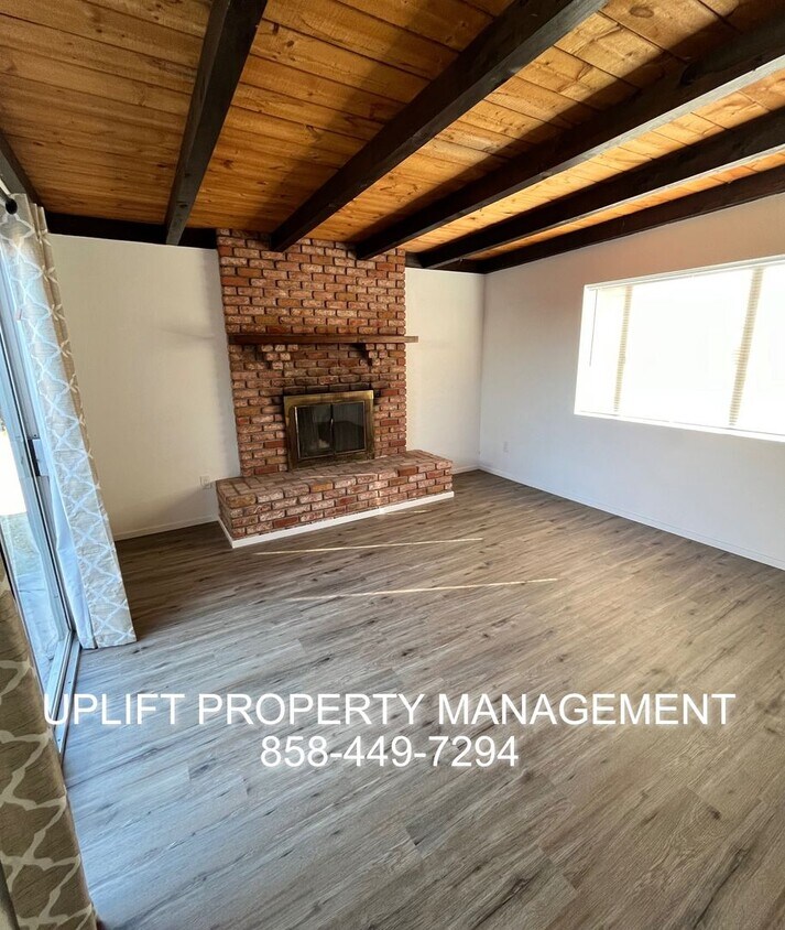 Foto principal - 3BED/2BATH home w/ garage