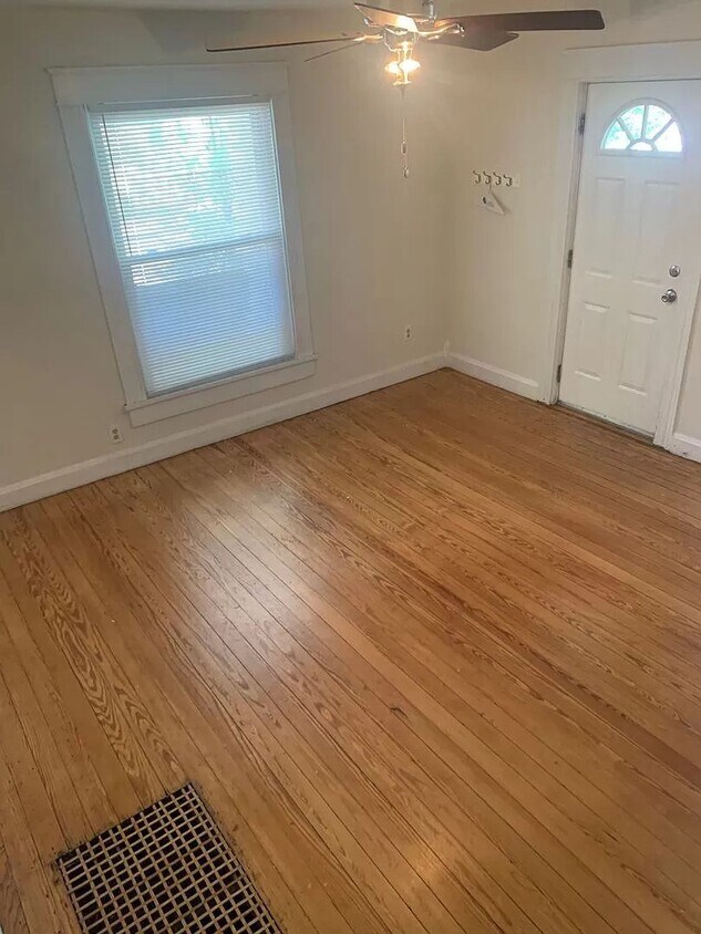 Foto principal - 308 S Madison St
