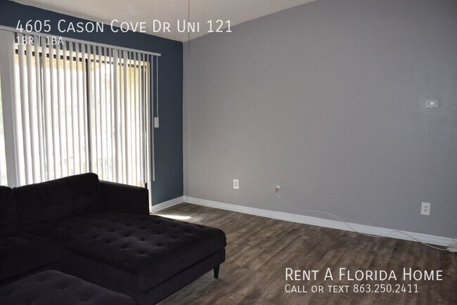 Building Photo - Coveted Location! Water Included!  1 Bed 1...