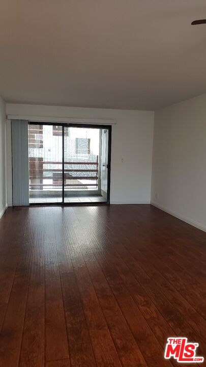 Building Photo - 1425 W 12th St