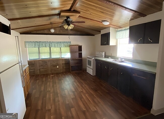 Building Photo - 1153 Ennis Cir