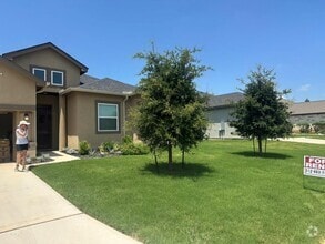 Building Photo - 120 Parlin Ln