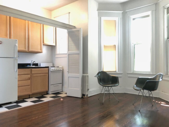 Foto del edificio - 216 Maryland Ave NE