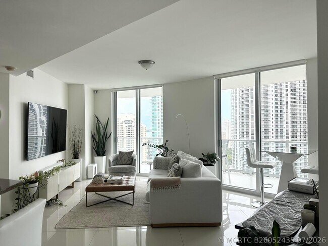 Building Photo - 300 S Biscayne Blvd