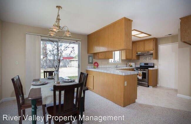 Foto del edificio - 3 br, 2.5 bath House - 5125 2nd Ave