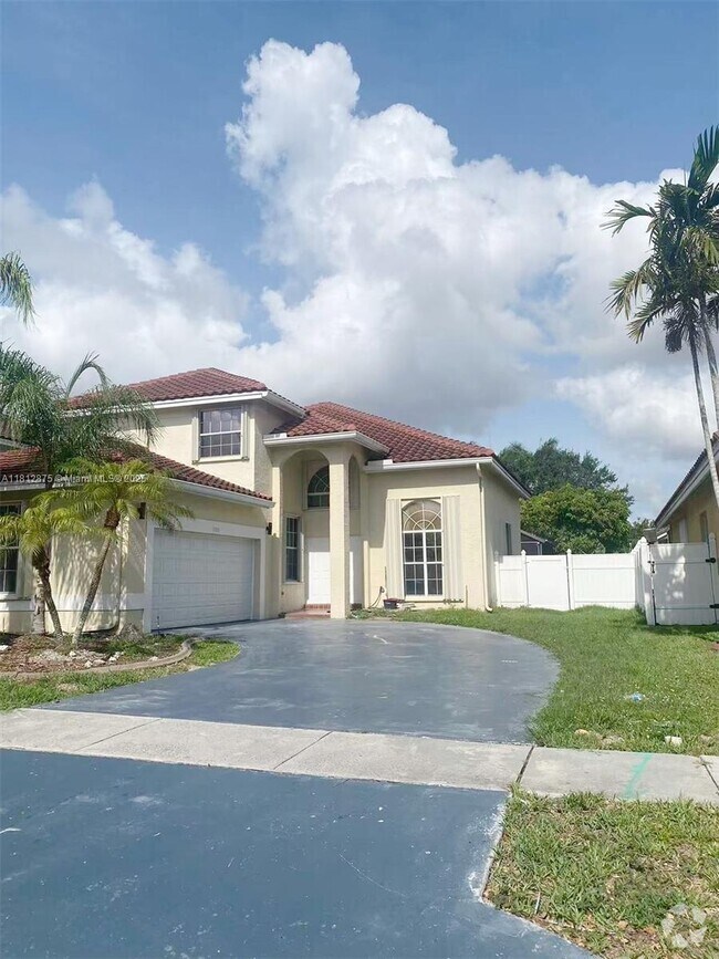 Building Photo - 1320 NW 185th Ave