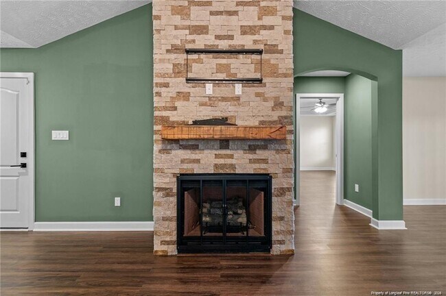 Foto del edificio - 266 Ivywood Ln