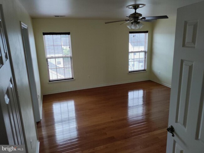 Foto del edificio - 1202 Ellis Ave