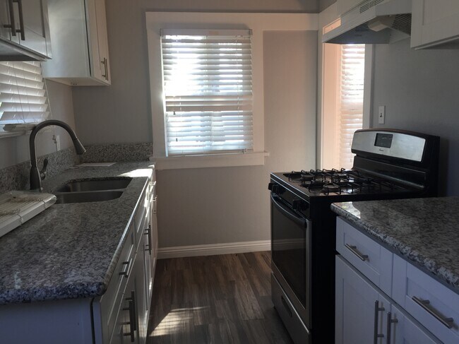 Kitchen - 301 S Shamrock Ave