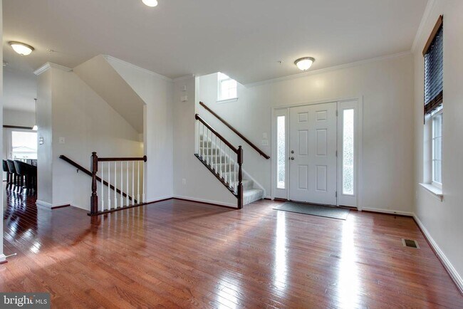 Building Photo - 7931 Silver Oak Rd