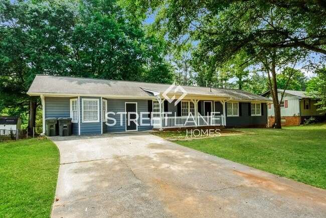 Building Photo - Charming  3 bedrooms (with a bonus room)  ...