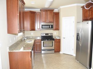 Foto del edificio - 4 Bedrooms, 3 Full Bathrooms and 1 Half Bath