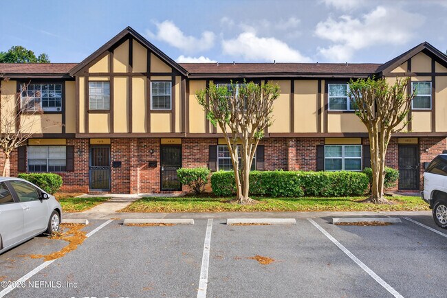 Foto del edificio - 4814 Windrush Ln