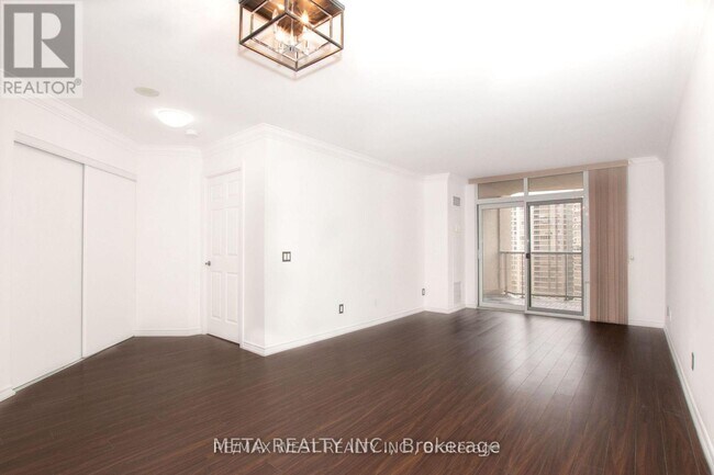 Building Photo - 35-1535 Kingsbridge Garden Cir