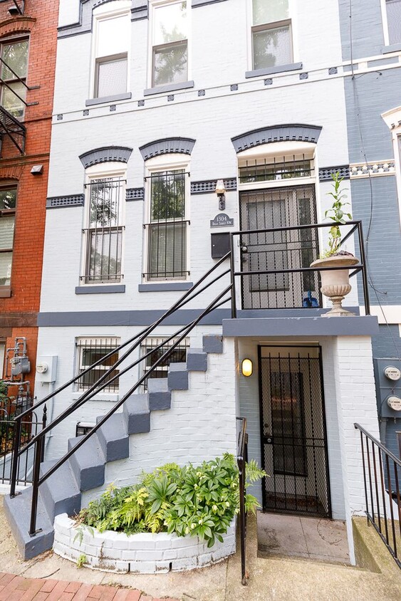 Primary Photo - Prime Logan Circle Studio with In-Unit W/D!