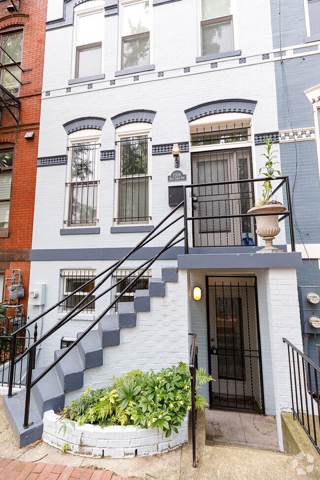Building Photo - 1304 Riggs St NW
