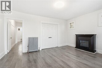 Building Photo - 1 Fairholt Rd N