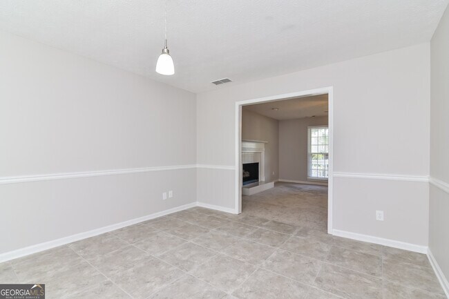 Foto del edificio - 2935 Emerson Lake Dr